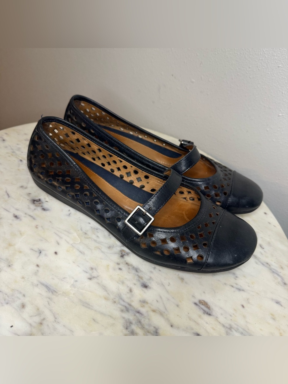 Nurture Flat Mary Jane Shoes Size 8 Medium black Leather shoes comfort